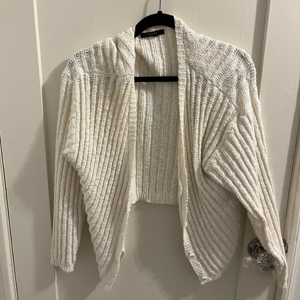 WHITE CARDIGAN (L/M)